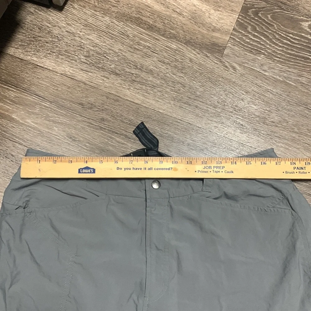 Mountain Hardwear shorts